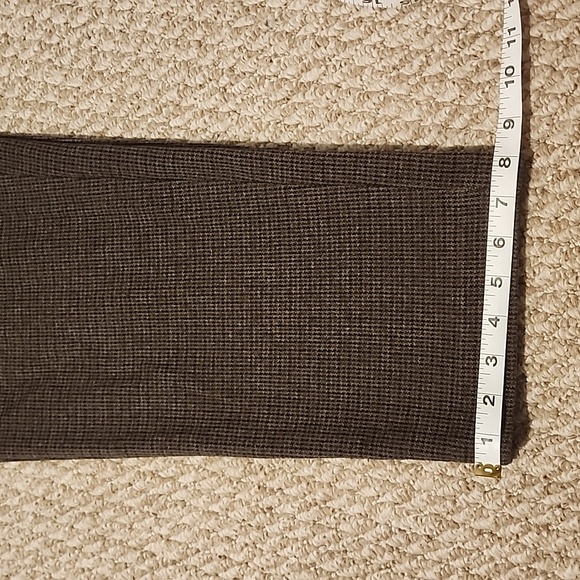 Uniqlo Men's Brown Dress Pants - Picture 7 of 7
